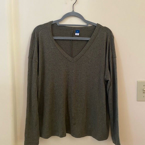 OLD NAVY WOMENS SLOUCHY V NECK OLIVE GREEN HEATHER SWEATER LIGHTWEIGHT COZY - Picture 2 of 5